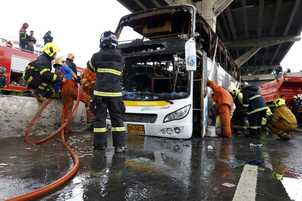 Anaokulu öğrencilerini taşıyan servis alev aldı, 25 kişi yanarak can verdi 6